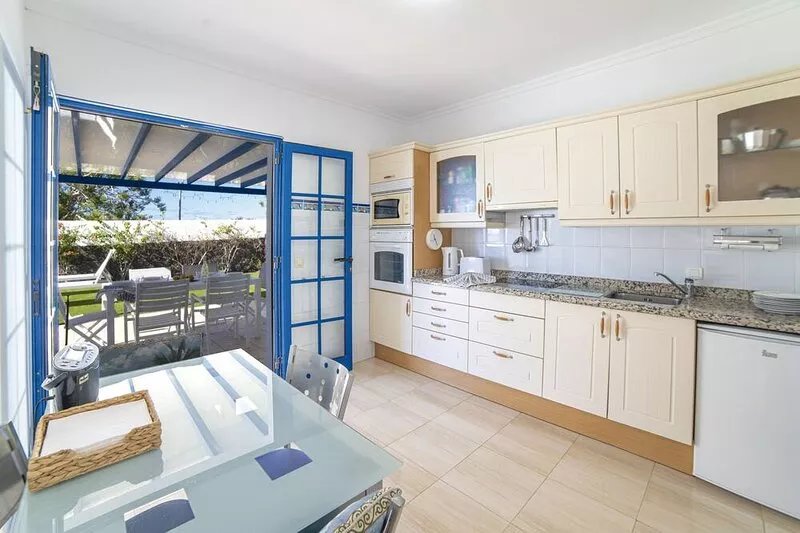 Detached Villa, Private pool, Sea view, walking distance to the Marina