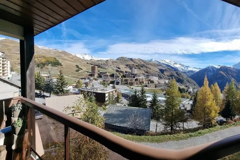 T2 cabin with panoramic view of the resort