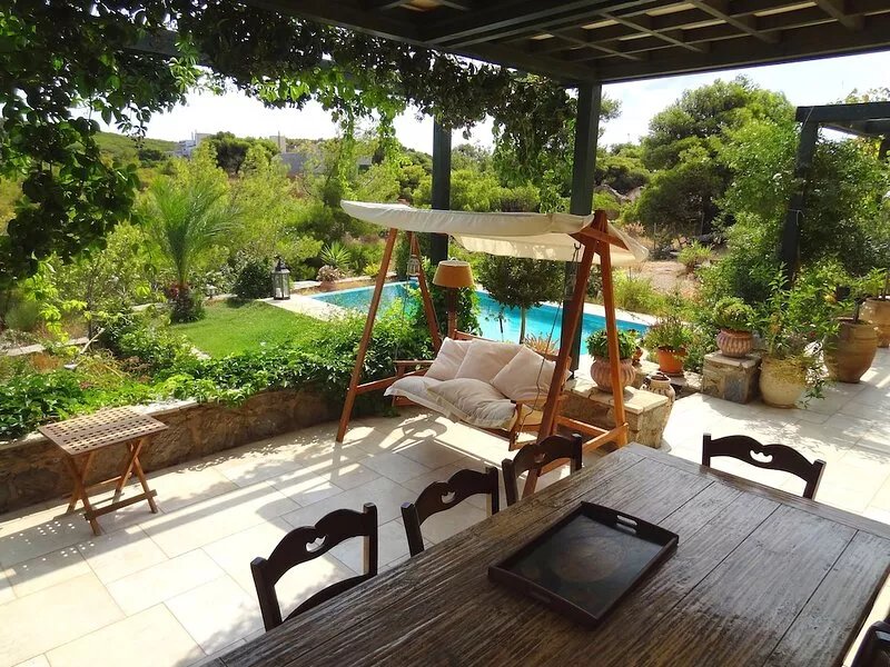 Pepy's Villa - Private & luxurious, with Swimming pool, near several beaches
