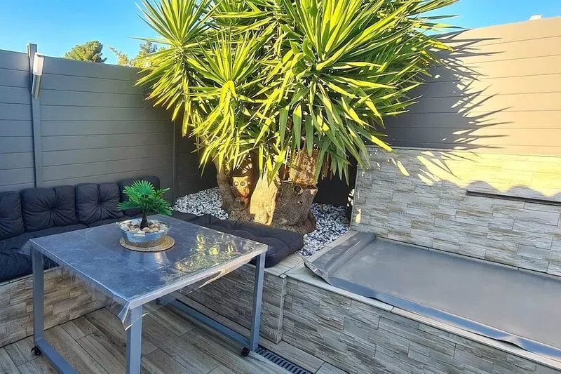 Charming house with private jacuzzi, 3-minute walk from Cap d'Agde port