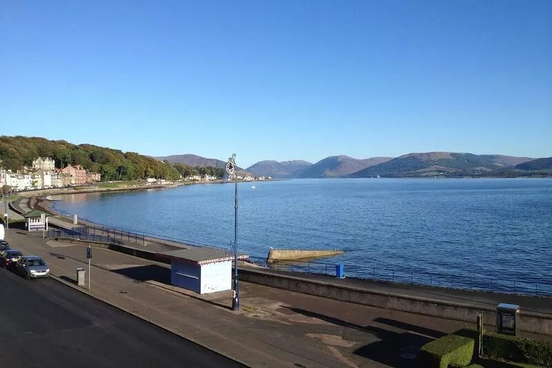 Bright, Homely Flat Overlooking Rothesay Bay