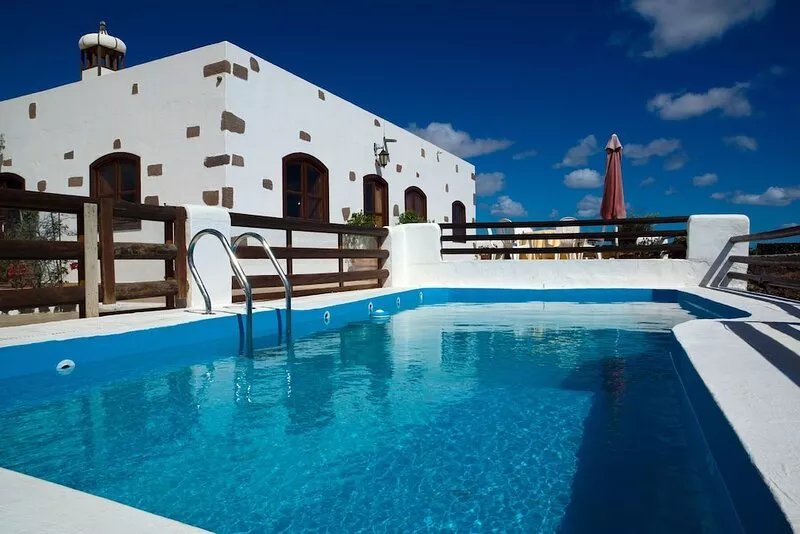 Elegant Rural Villa with Sea and Mountain Views, Private Heated Pool, Internet