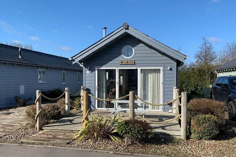 The Blue Anchor -  a beach house that sleeps 4 guests  in 2 bedrooms