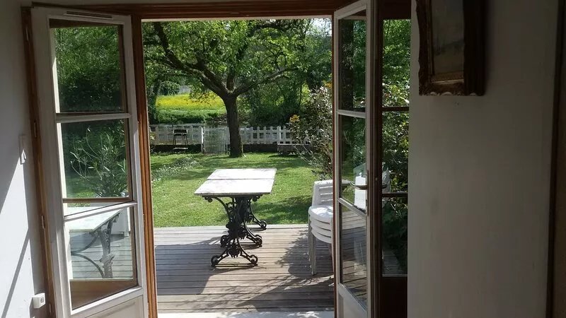Charming house in a listed village halfway between VEZELAY and PUISAYE