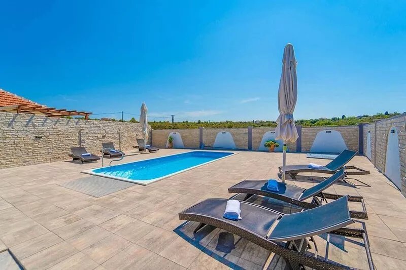 Villa Jadran - Three Bedroom Villa, Sleeps 7