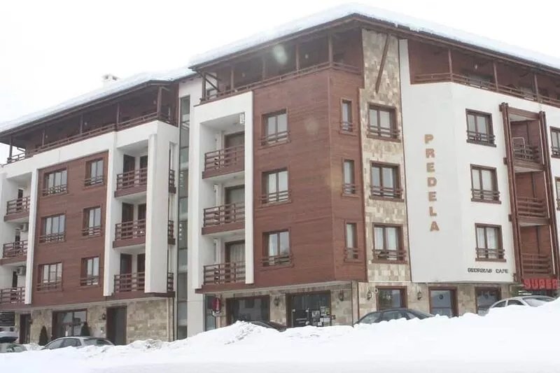 Luxurious 5* 2 bedroom apartment situated 100m from the ski lifts