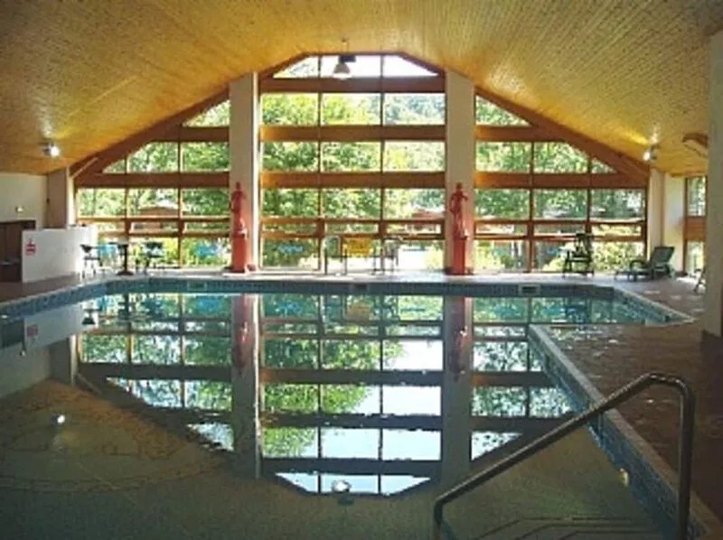 Log Cabin On Shores Of Lake Windermere, Surrounded By Breathtaking Scenery