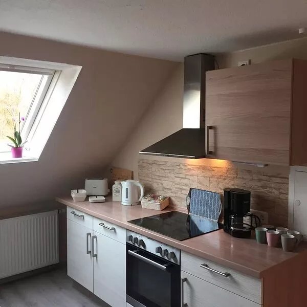 Bright, modern bungalow attic apartment