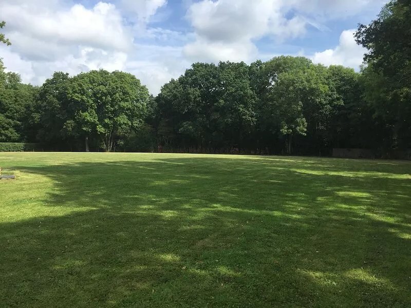 Stunning countryside house in West Sussex with outdoor pool (summer only)