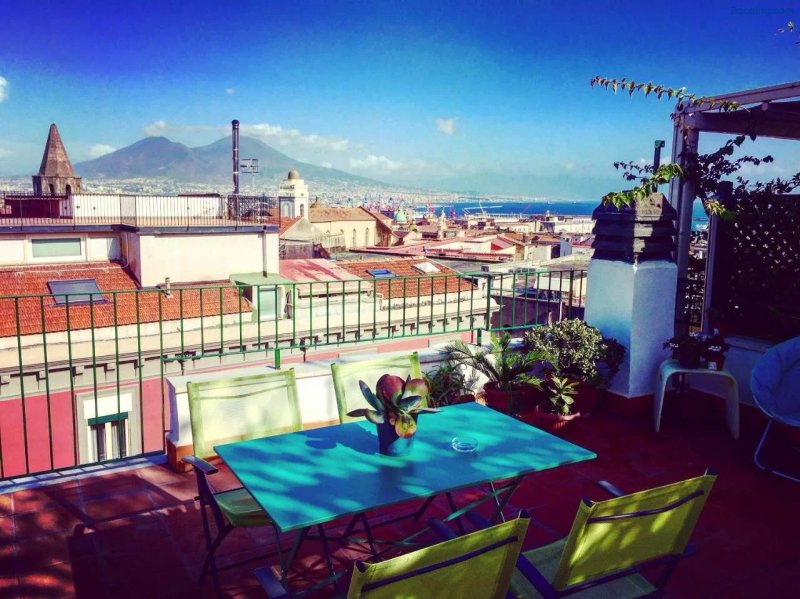 Sui tetti di Napoli