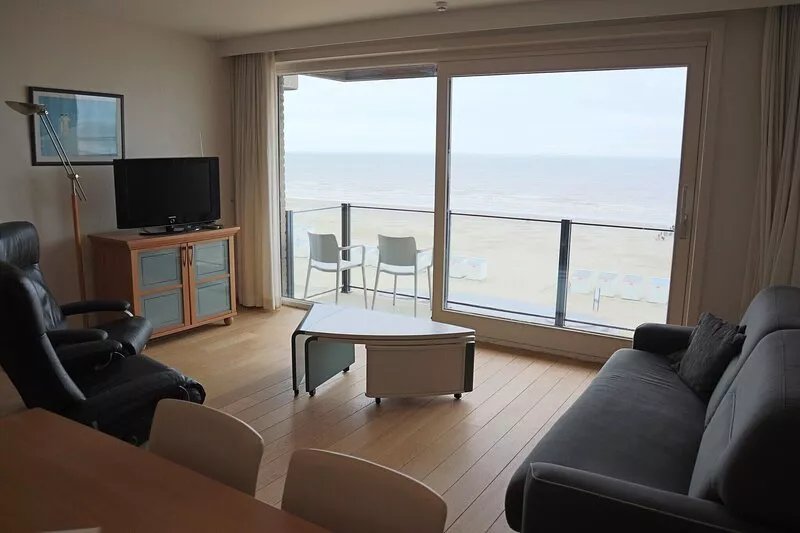 Apartment in Nieuwpoort with sea views