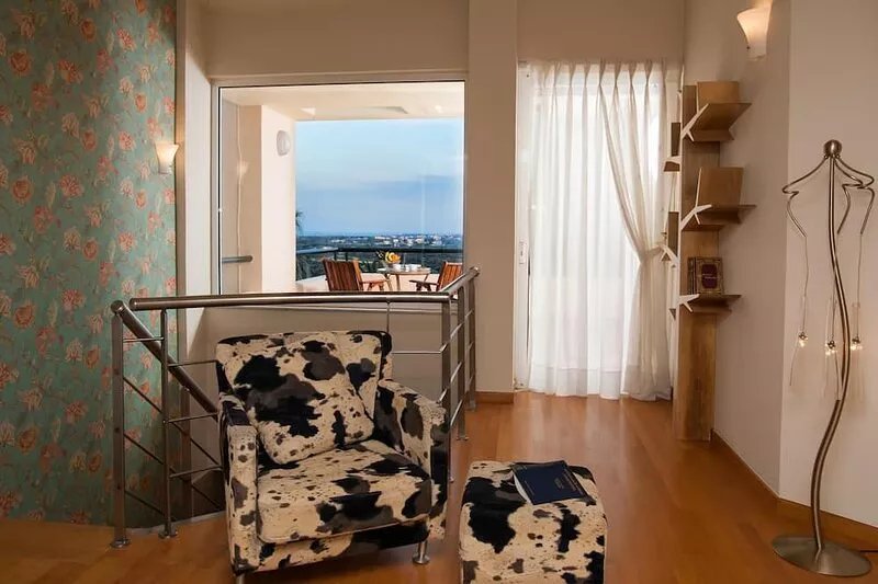 Family friendly Villa with Private Pool, Kids play area, Ping pong table and BBQ