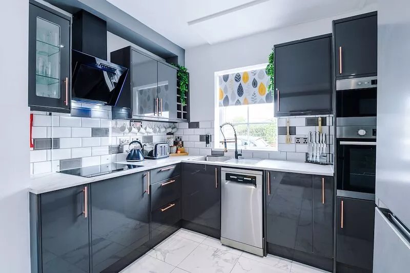 PET FRIENDLY | FAMILY ACCOMMODATION | SLEEPS 8