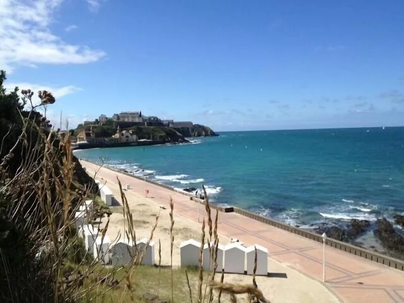 volupté.La quiet luxury and sea view to the horizon .....