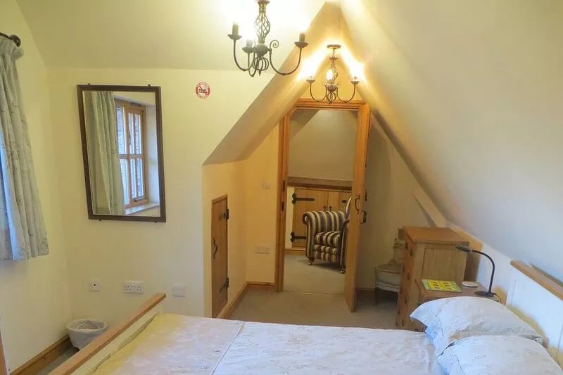 The Granary Cottage, 10 acres set within the gated grounds of  Newstead Abbey.