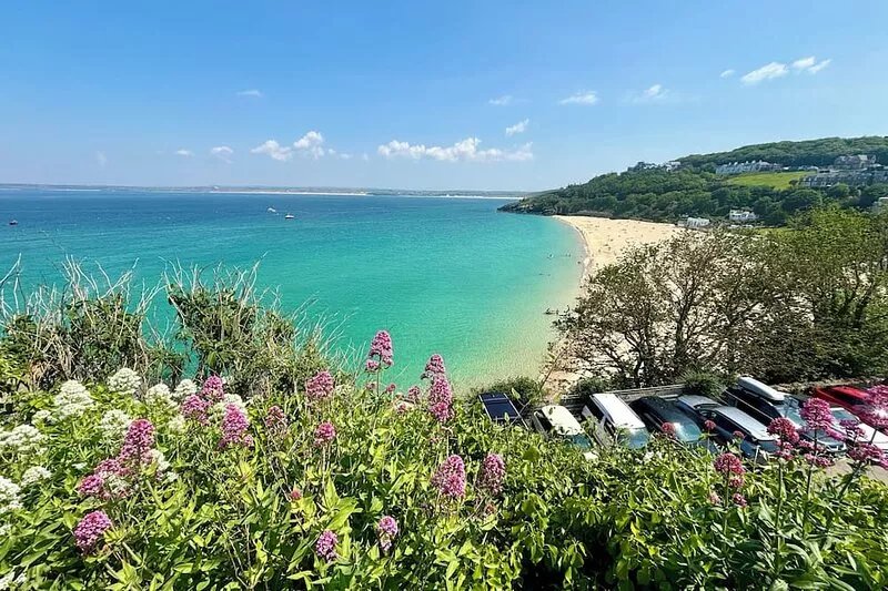 Luxury Apartment, Sea Views, Balcony, Swimming Pool, Spa, Gym, Parking & Wifi