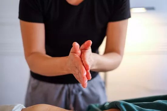 Massagem Ayurvedica - Flor de Hibisco