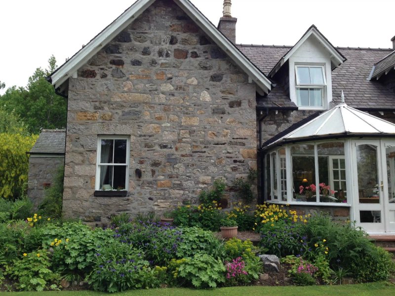 Balnellan House