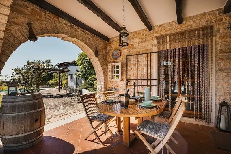 Charming 3-BR villa for 6 with extra large pool and garden