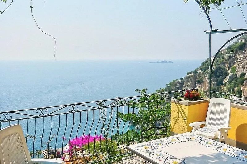 Villa Eunice: A splendid two-story villa located on the high coast in front of