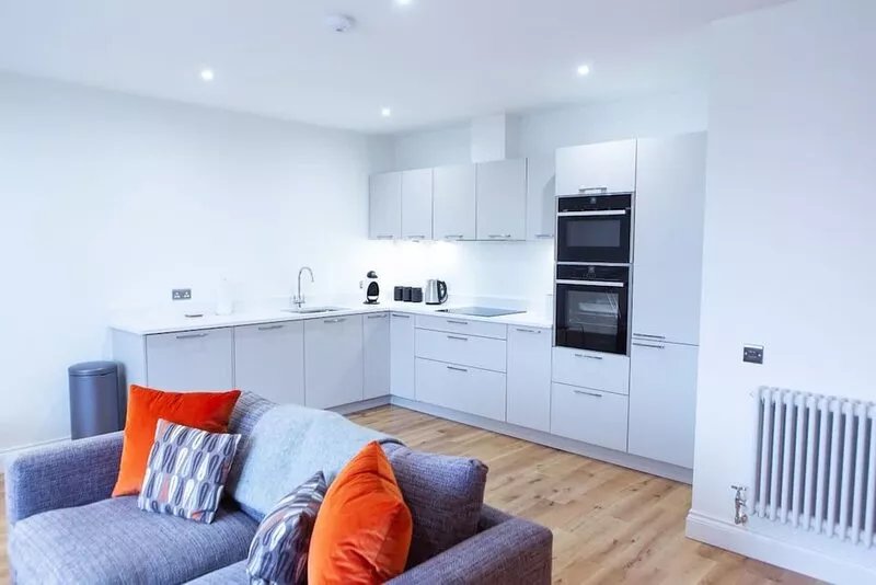 Panmure Apartment - A Glamorous Renovation