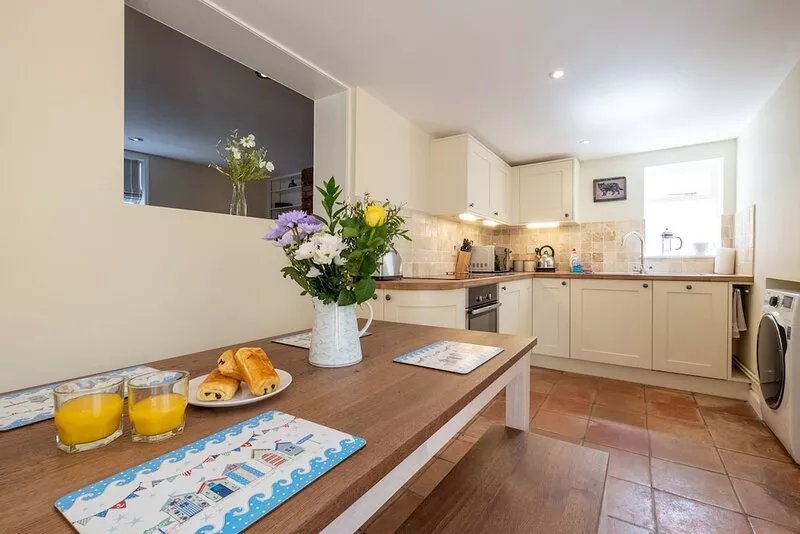 Little Tern Cottage - sleeps 4 guests  in 3 bedrooms