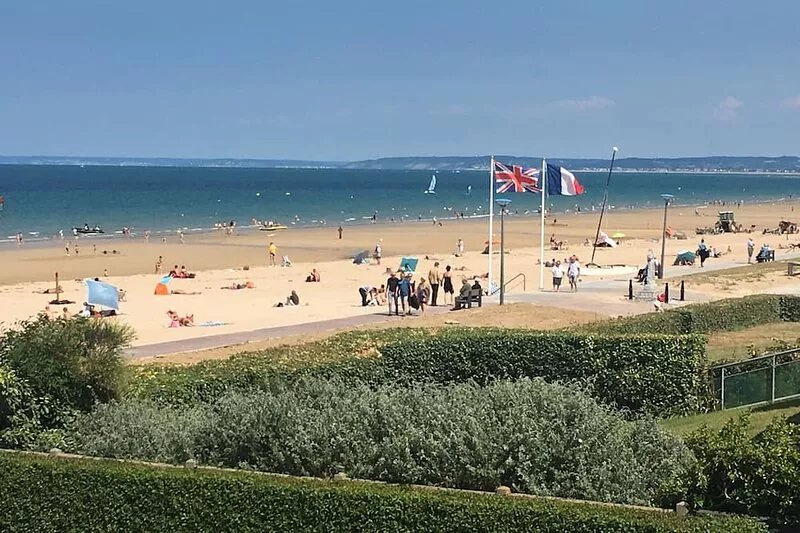 Normandy Waterfront, fantastic view, direct access to the beach Appt 3 bedrooms