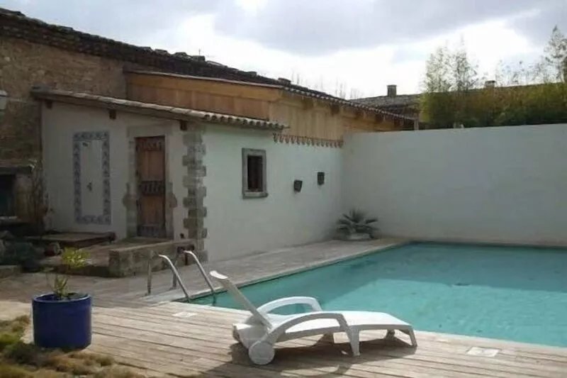 Splendid air-conditioned stone and wood villa: in Pézenas (town of the Middle