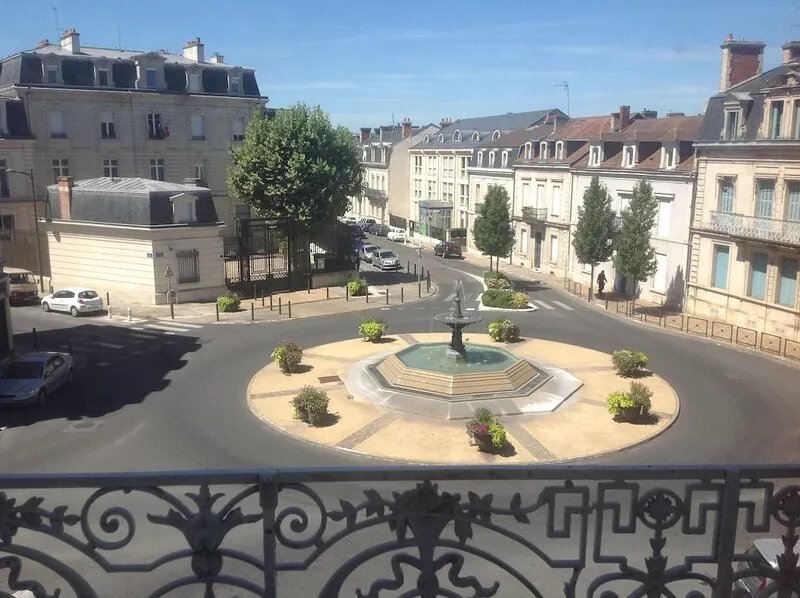 Beautiful bright apartment completely renovated 110m² in the heart of Périgueux