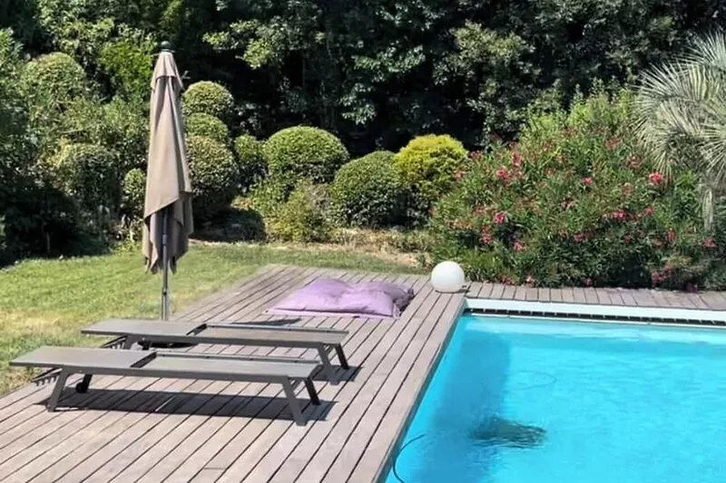 Belle Maison Avec Piscine Aix en Provence. Charme !