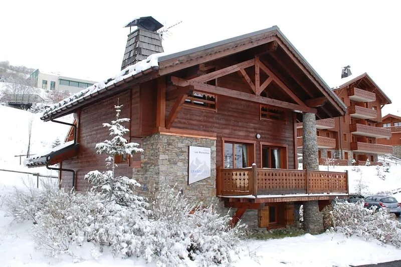Fantastic Chalet with sauna, 120m From piste in the Three Valleys, Sleeps 12-14