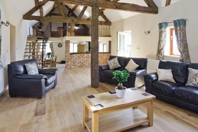 6 bedroom accommodation in Newtown