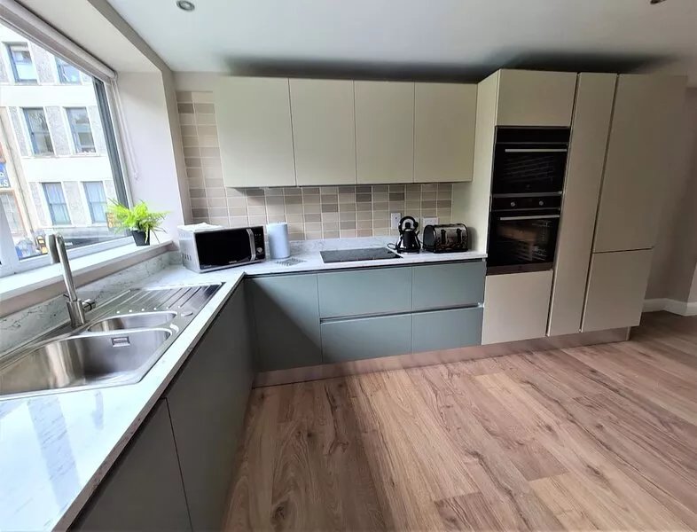 �Perfect Luxury 2 bedroom, 3 bathroom apartment. 5 star reviews, laundry.