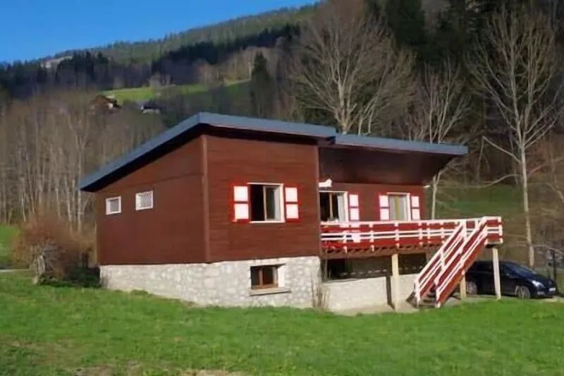 Grand chalet vue montagne