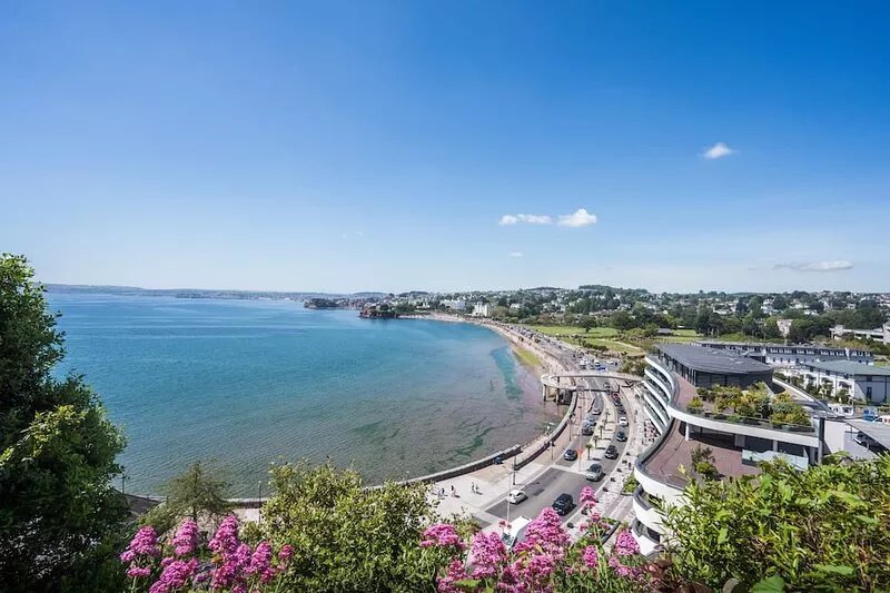 10 Astor House - premier one bed apartment with stunning uninterrupted sea view