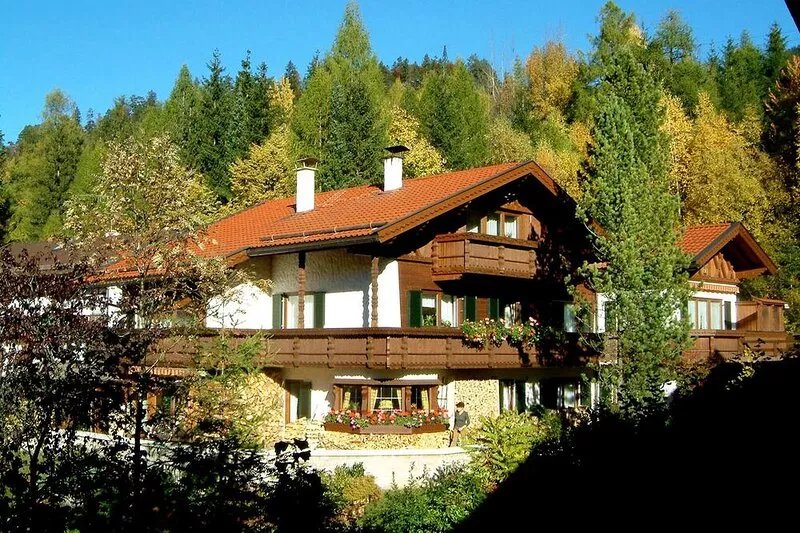 Comfortable, lovingly furnished 1-room apartment with mountain view