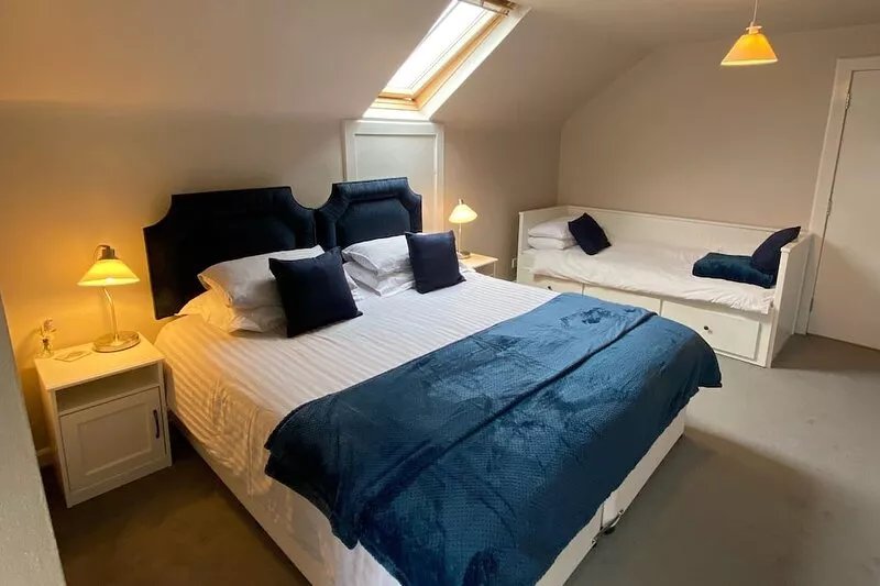 Charming Apartment with Stunning Sea Views with links to Dundee and Edinburgh