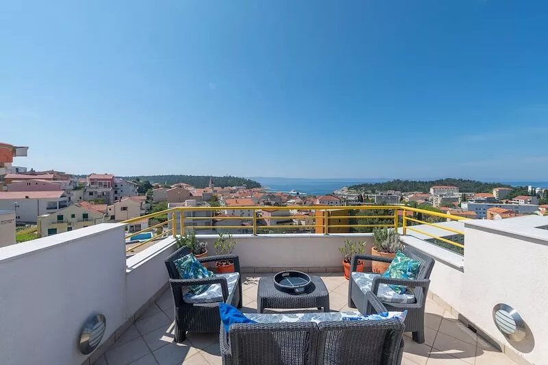 Luxurious penthouse style apartment, panoramic sea and mountain view