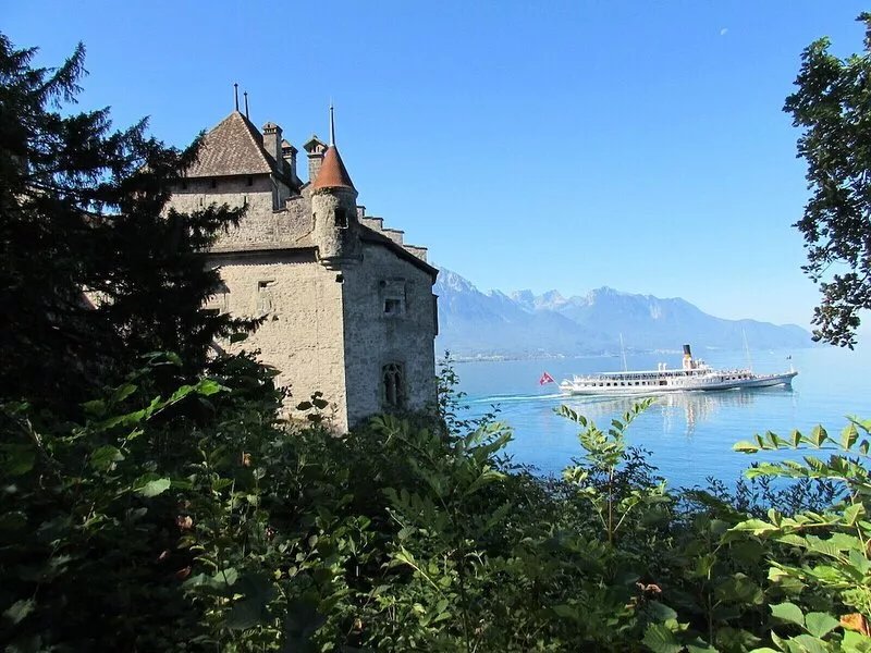 Apartment for 6 persons with magnificant lake view.