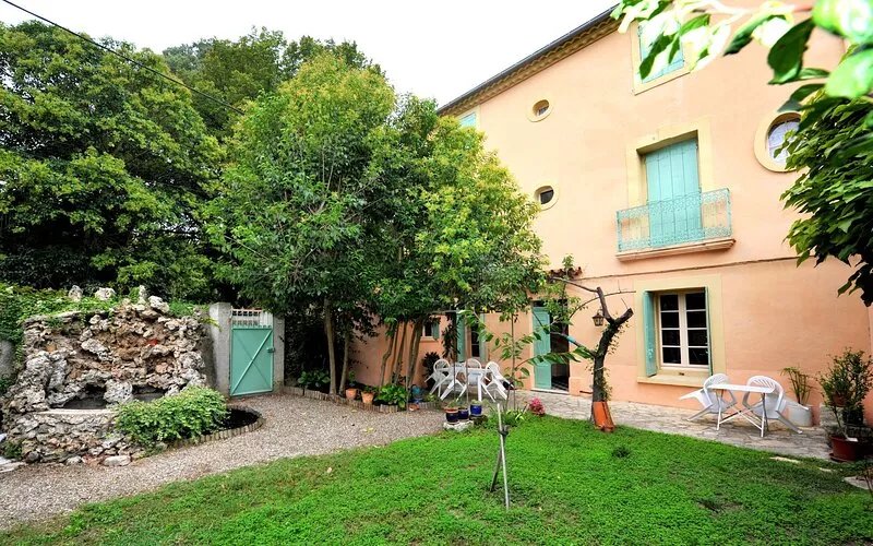 Character house *** with well-equipped garden, quiet location near city center