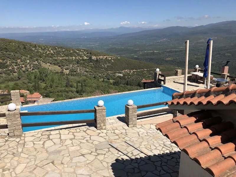 Zenterra -Country house With swimming pool