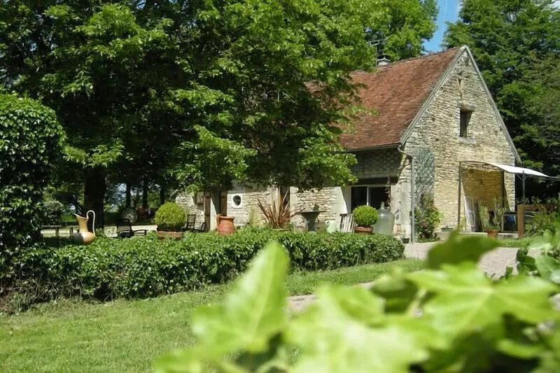 Cottage house on a beautiful property of 6 hectares of clearings meadows and