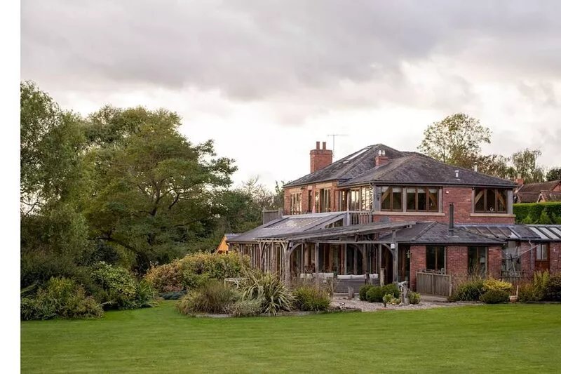 Open plan country home ideal for restful getaways