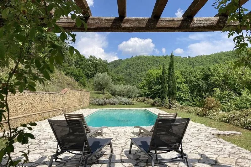 Chianti Villa with pool far reaching views towards the sunset in woods&vineyards