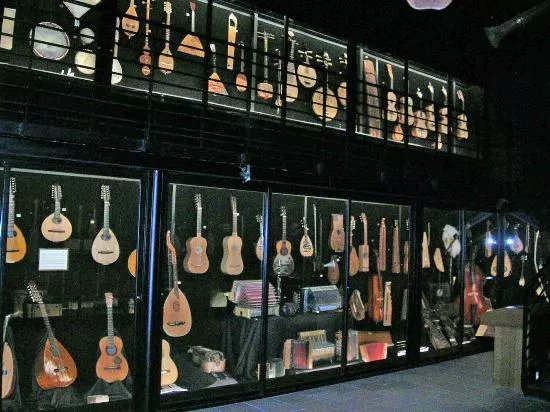 Museo de la Musica, Coleccion Luis Delgado