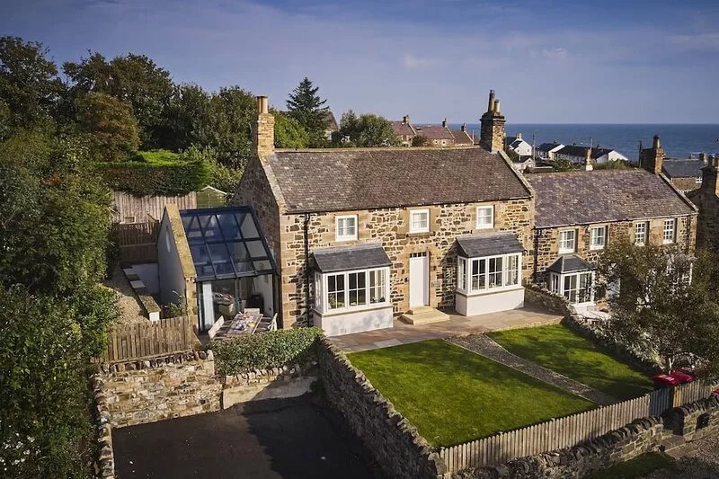 Harbourway -  a pet friendly that sleeps 8 guests  in 4 bedrooms