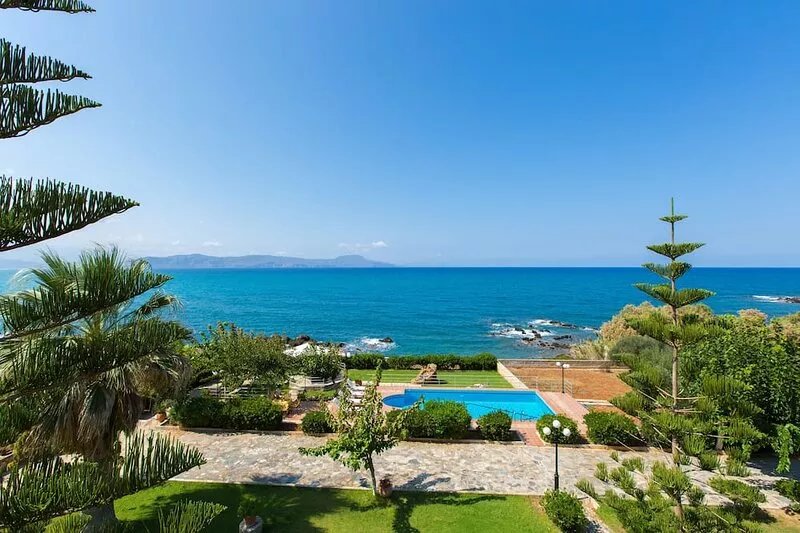 Beachfront Family Villa with Private pool, Playground, BBQ & Amazing Sea Views!
