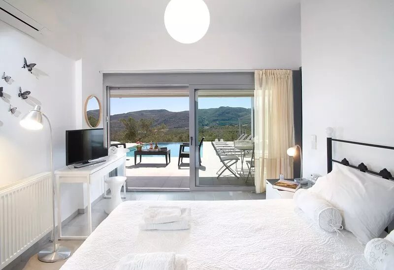 Villa Dimitra is located in a beautiful peaceful location on West Crete.