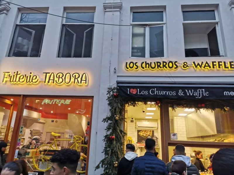 Los Churros & Waffle