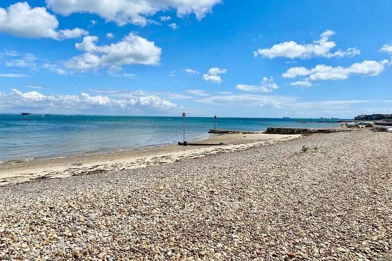 The Cove is located on the seafront in the desirable village of Seaview.